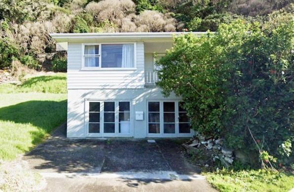 Waiwera Beach Getaway エクステリア 写真